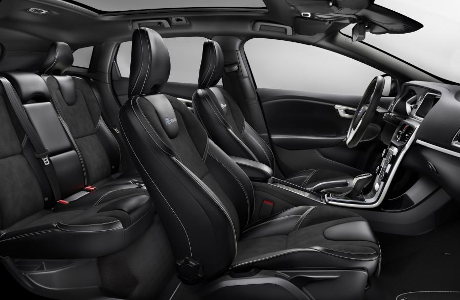  Volvo V40 R-Design 2012 года  (фото 6 из 15)